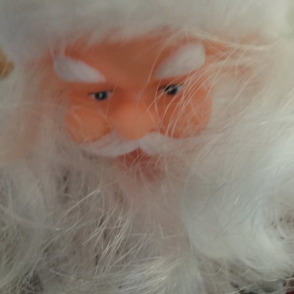 Musical 3 Wheeling Santa plays 3 songs while he travels around on his tricycle - Picture 6 of 6